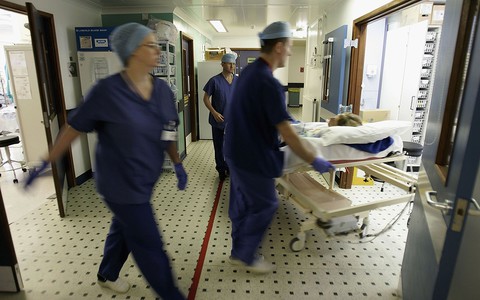 Brexit blamed as record number of EU nurses give up on Britain
