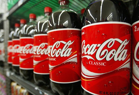 Coca Cola i Nestle obiecują ograniczenie zanieczyszczeń plastikiem