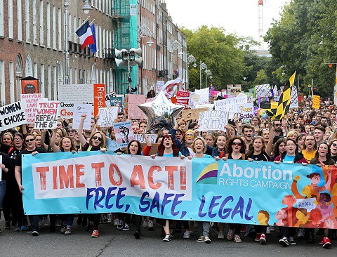 Irlandczycy z całego świata przyjadą na referendum w sprawie aborcji