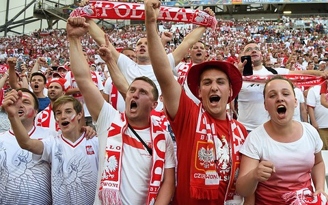 Krzysztof Krawczyk or MC Sobieski for the World Cup to Russia?