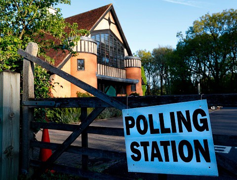 Brytyjczycy przeciwni Brexitowi apelują do Europejczyków, aby zagłosowali na prounijnych radnych