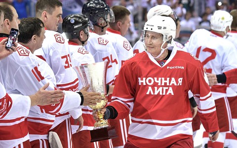 Putin strzela! Zdobył pięć bramek w meczu hokeja