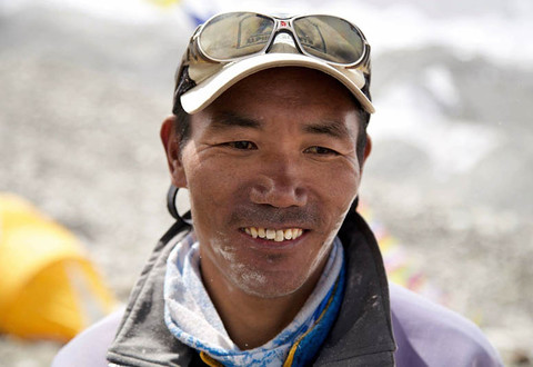 Kami Rita Sherpa z rekordową liczbą wejść na Mount Everest
