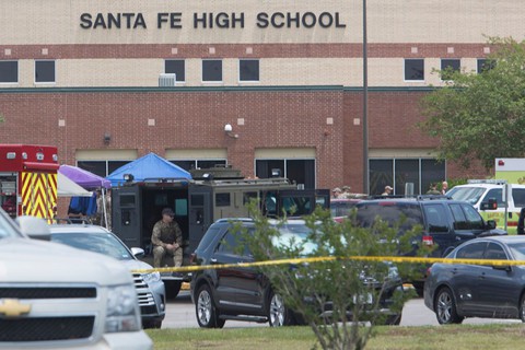 USA: 17-letni uczeń zastrzelił w swej szkole 10 osób