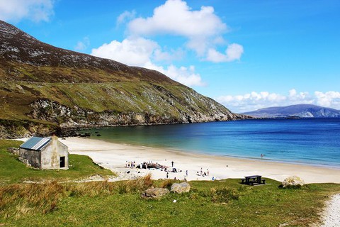 Irlandzkie plaże z rekordowymi 90 Niebieskimi Flagami
