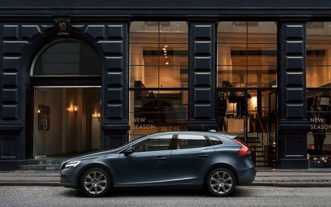 Amazon Prime now delivers a Volvo V40 test drive to your door