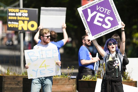 Irlandia: Entuzjastyczne przyjęcie wstępnych wyników referendum
