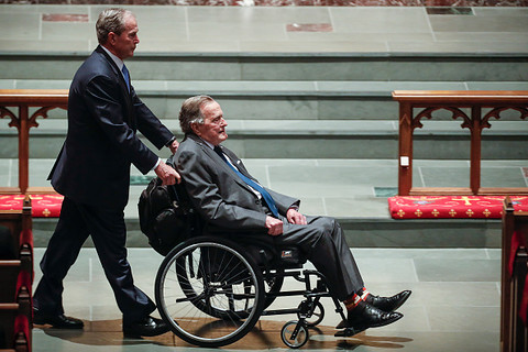 Były prezydent George Bush znowu w szpitalu