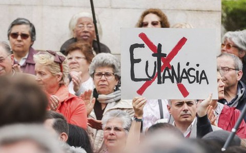 Portugalia: Parlament nie zgodził się na legalizację eutanazji