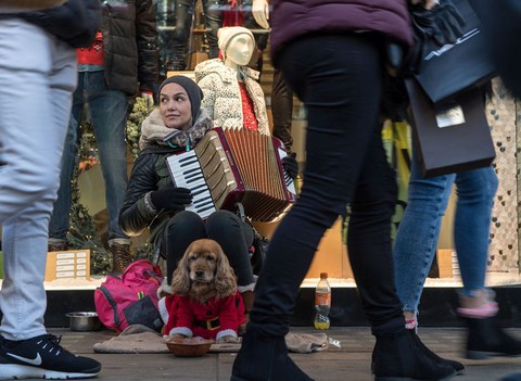 London to introduce contactless payment scheme for buskers in 'world first'