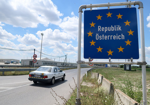 German, Austrian, Italian mins. form 'axis' against illegal immigration
