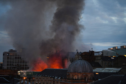 Pożar w słynnej szkole artystycznej w Glasgow