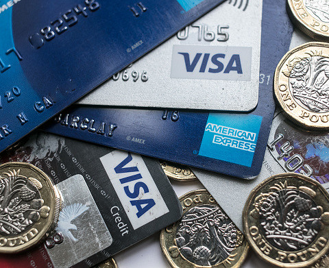 Rekord: W UK więcej płatności kartami niż gotówką 