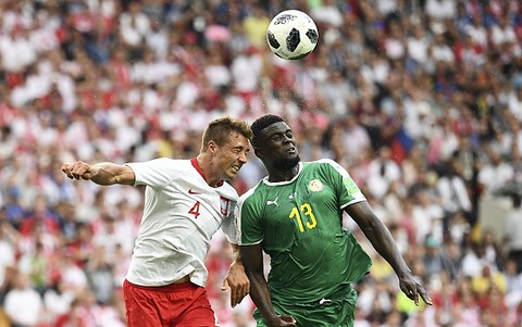 Cionek own-goal gives Senegal 1-0 HT lead over Poles