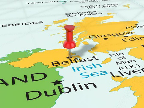 Sondaż: Zwolennicy Brexitu godzą się na granicę w Irlandii