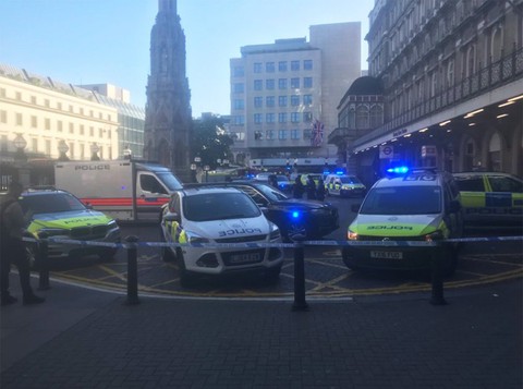 Londyn: Ewakuacja stacji Charing Cross. Mężczyzna groził, że ma bombę