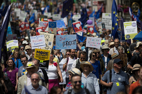 Londyn: Stutysięczny marsz z żądaniem powtórki referendum ws. Brexitu