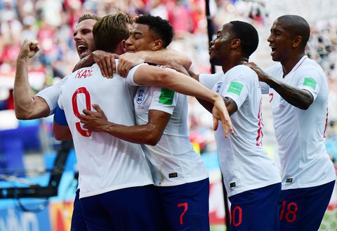 Grad goli w meczu Anglia-Panama