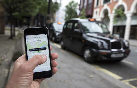 Uber zaczyna w sądzie walkę o Londyn