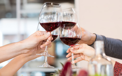 Polacy rocznie wypijają ponad 400 mln litrów wina
