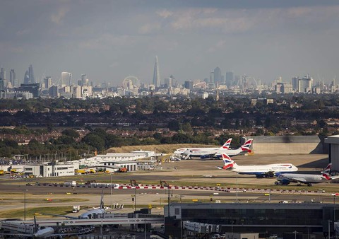Parlament zatwierdził budowę trzeciego pasa na Heathrow
