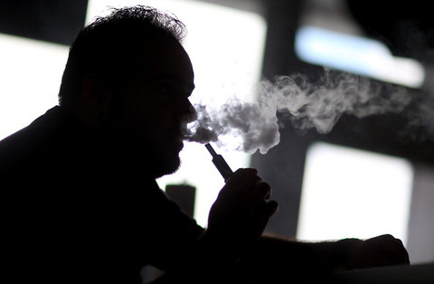 E-papierosy hitem w brytyjskich więzieniach