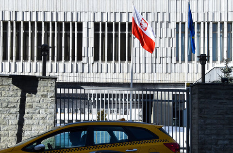 Only fifth diplomatic missions promotes the Polish language "in a satisfactory way"