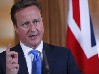 Cameron uderza w imigrantów: Zasiłki dopiero po 4 latach