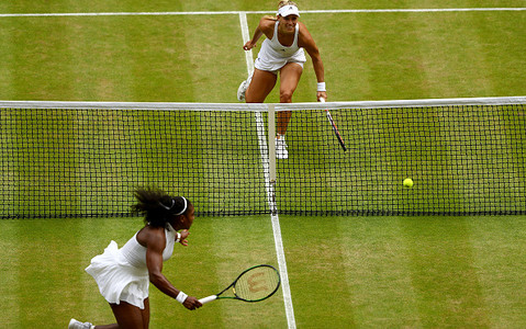 Serena Williams finałową rywalką Kerber na Wimbledonie