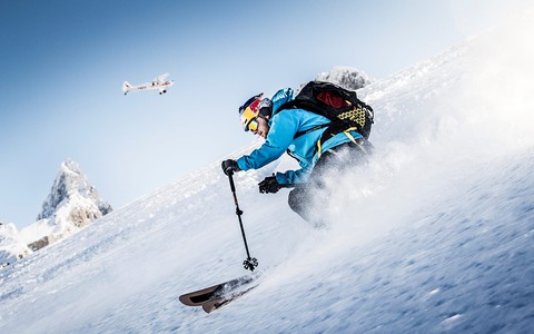 Bargiel to complete a ski descent of K2