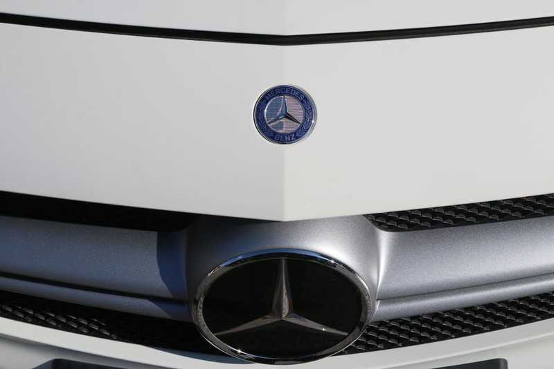 Mercedes trzeci rok z rzędu liderem sprzedaży w klasie premium