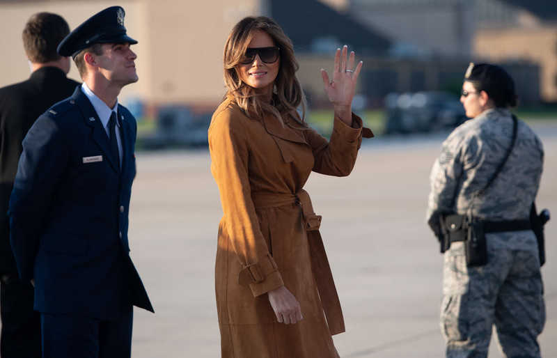 Melania Trump - ikona mody w ciemnych okularach