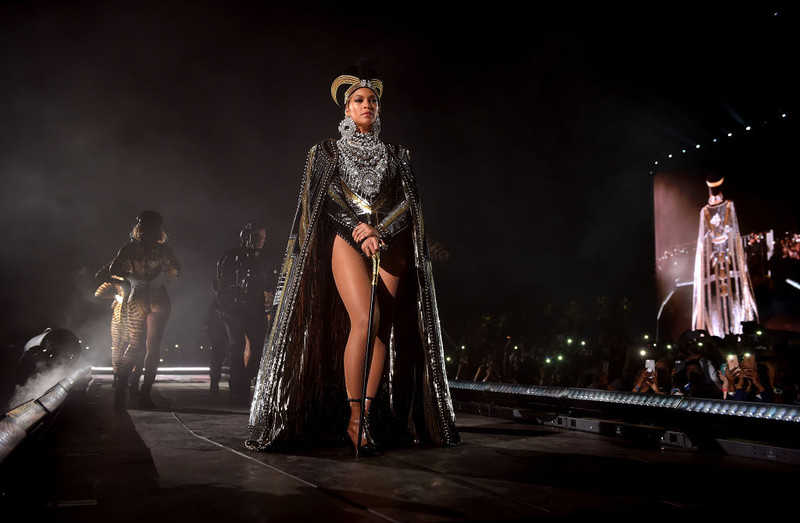 Beyonce zaskakuje fanów kolejnym nieoczekiwanym albumem