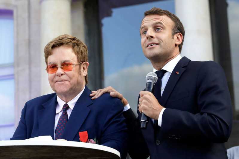 Elton John odznaczony przez prezydenta Francji!