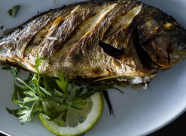 Ryby należy grillować, piec i gotować, a nie smażyć