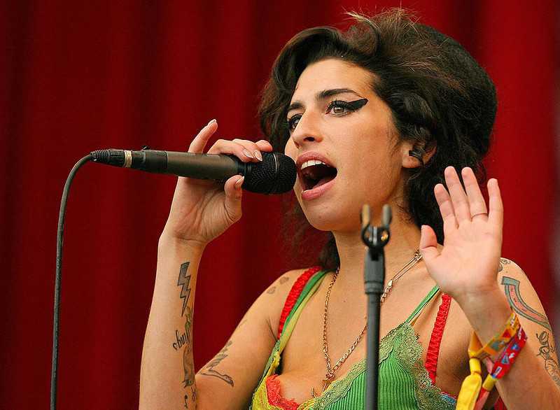 Amy Winehouse - ze śpiewaniem jest jak z zakochaniem