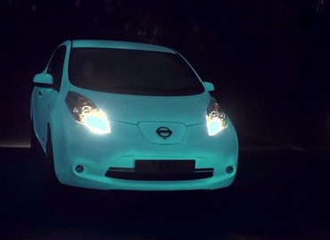 Samochód, który świeci w ciemności!