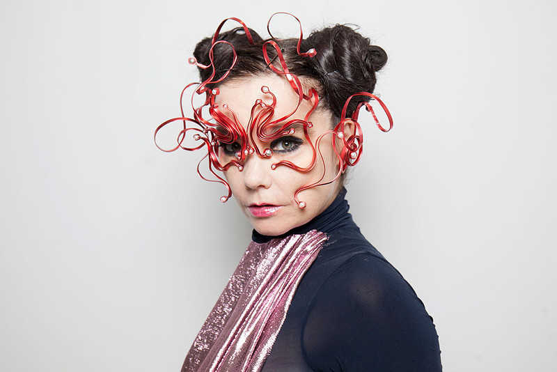 Björk: Moim Tinderem jest życie, to z nim umawiam się na randki