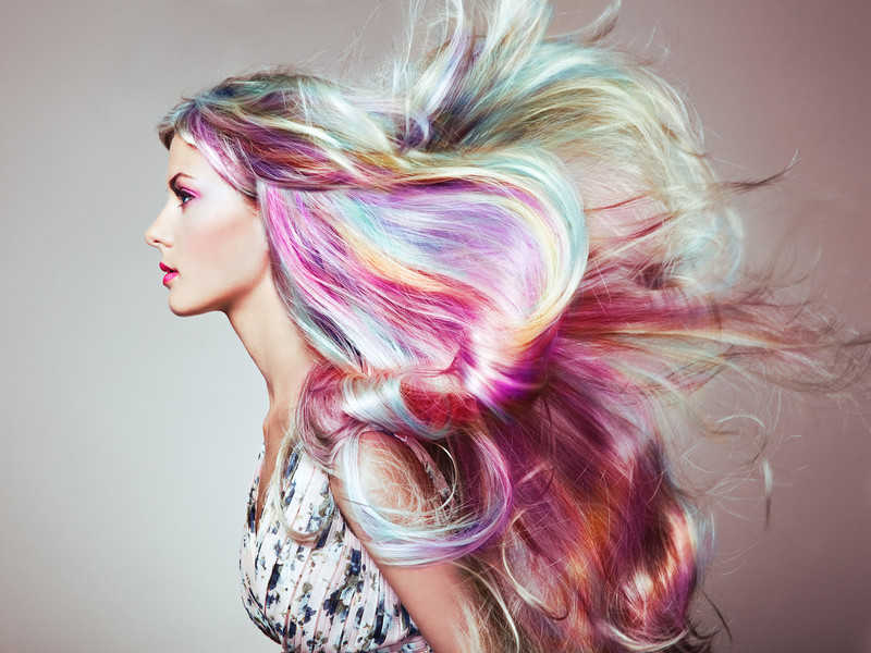 Farbowanie i prostowanie włosów zwiększa ryzyko zachorowania na raka piersi!