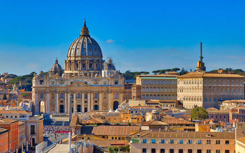 Z popularnych miejsc Rzymu znikną stoiska z pamiątkami