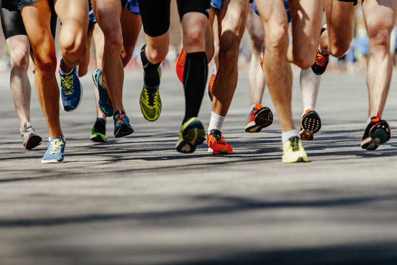 Udział w maratonie przynosi korzyści dla zdrowia nawet początkującym biegaczom