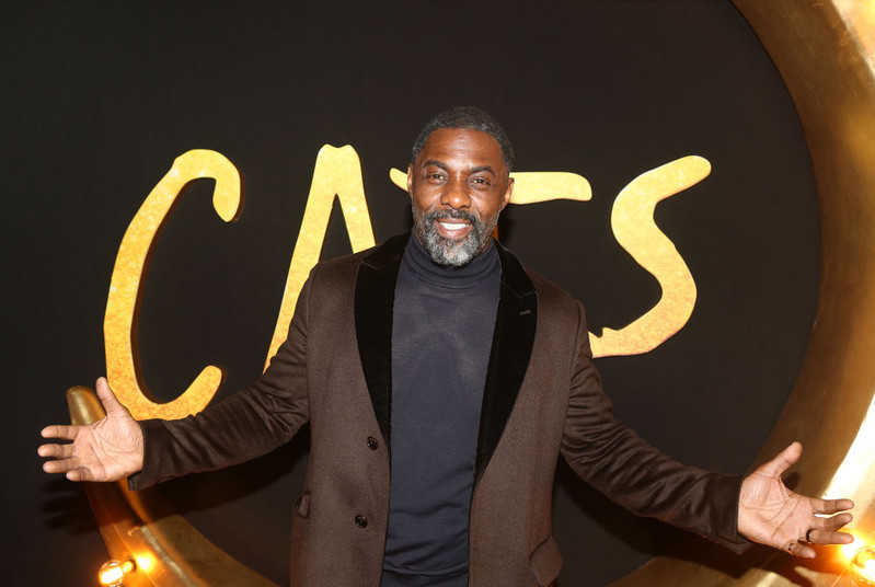 Idris Elba apeluje: "Nie powielajcie bzdur!"