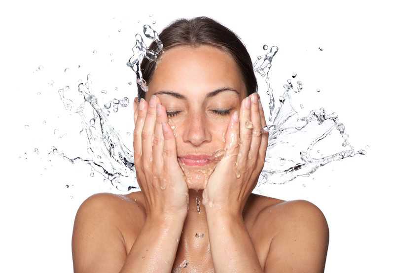 Cztery mity na temat mycia twarzy