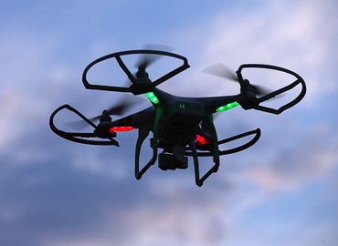 Boeing opracował laserowe działko do strącania dronów