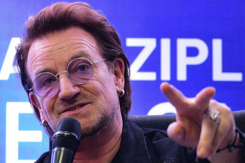 Dziś 60 lat kończy Bono - człowiek, który chce przytulić świat