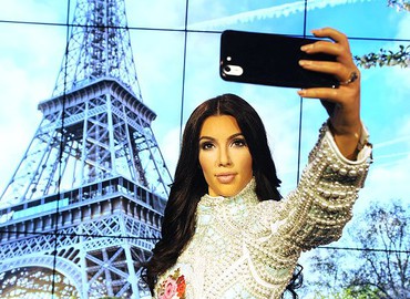 Selfie napędza zyski branży kosmetycznej