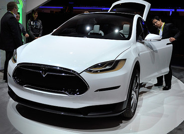 Tesla ruszyła z dostawami Modelu X