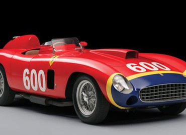 Legendarne Ferrari trafi na aukcję