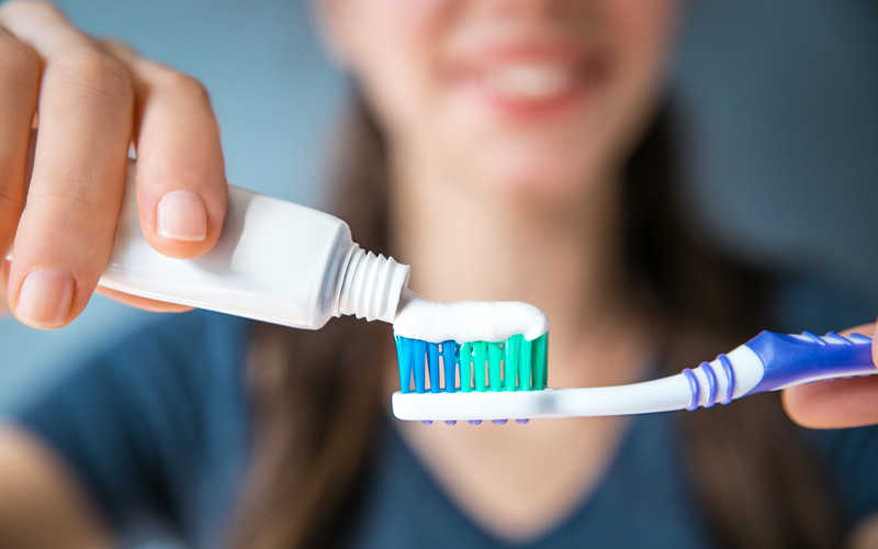 Nie myjesz regularnie zębów? Grozi ci nowotwór
