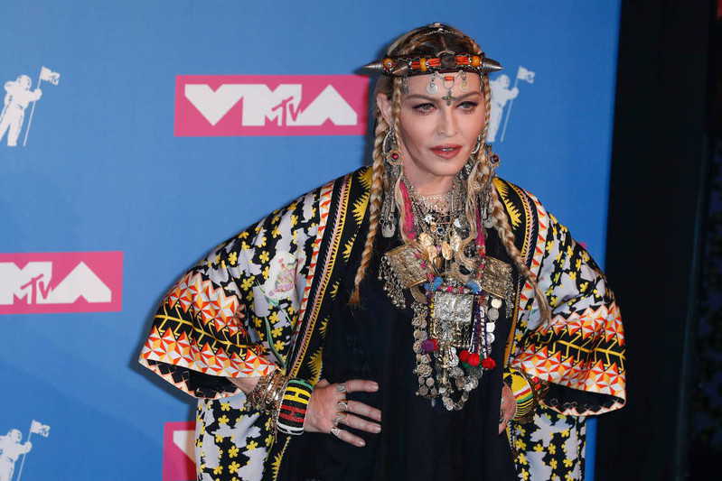 Madonna świętuje swoje 62. urodziny na Jamajce z chłopakiem, dziećmi i… tacą mar